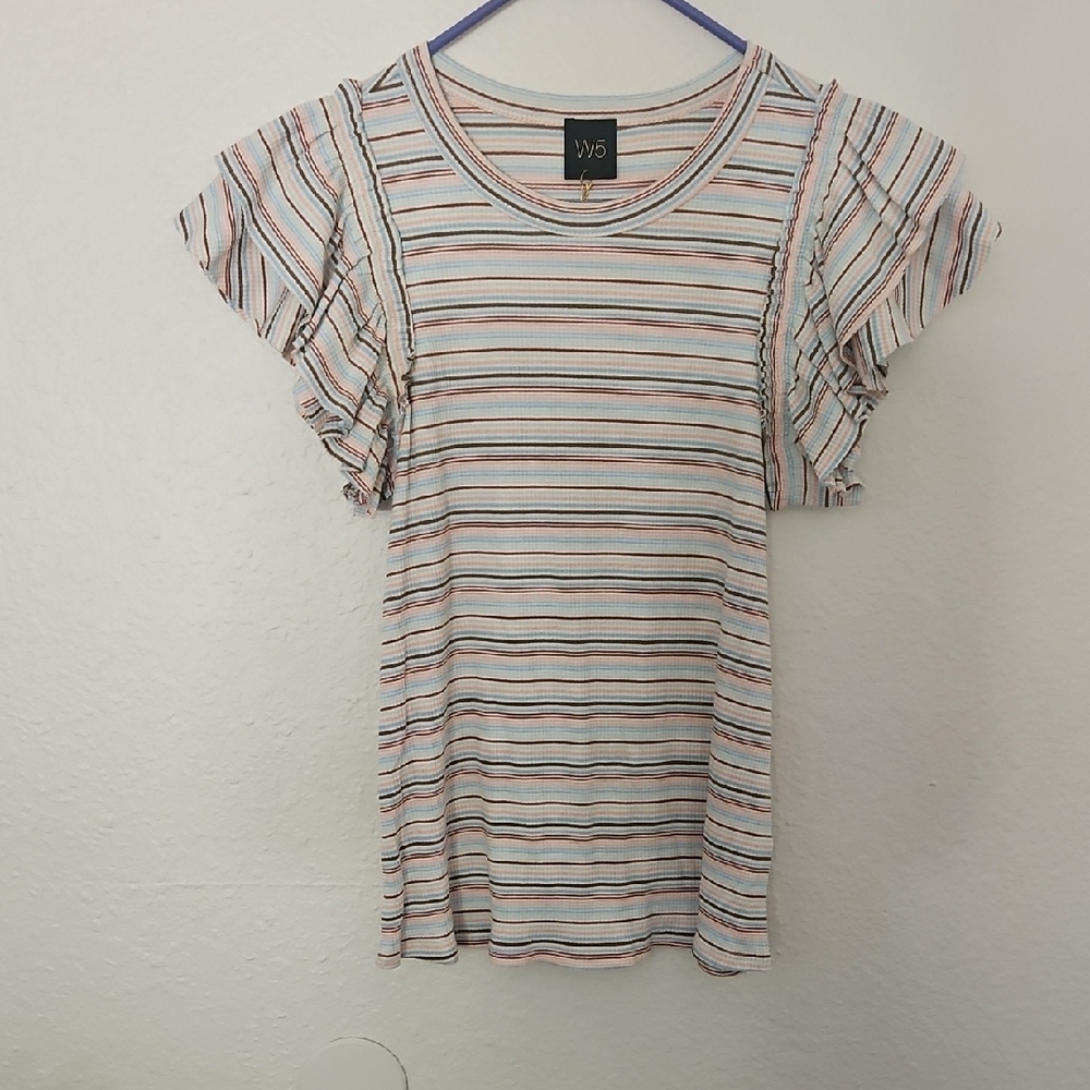 Nwts W5 Cream Flutter Sleeve Fitted Tee Size S.